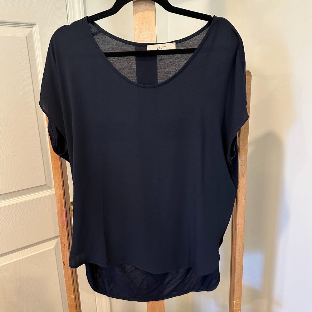 Ann Taylor LOFT Size Medium navy blue blouse